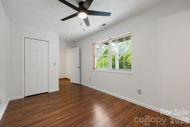 100 Woven Cloud Lane, Waynesville, NC 28785