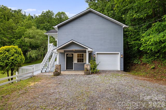 100 Woven Cloud Lane, Waynesville, NC 28785