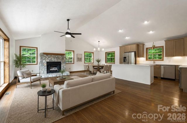 100 Woven Cloud Lane, Waynesville, NC 28785
