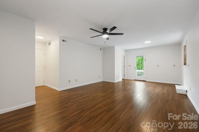 100 Woven Cloud Lane, Waynesville, NC 28785