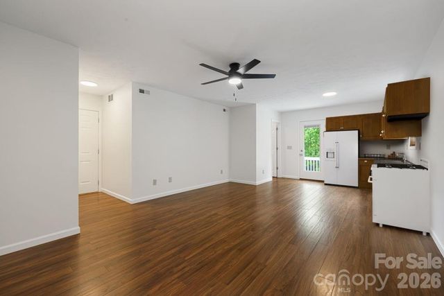 100 Woven Cloud Lane, Waynesville, NC 28785