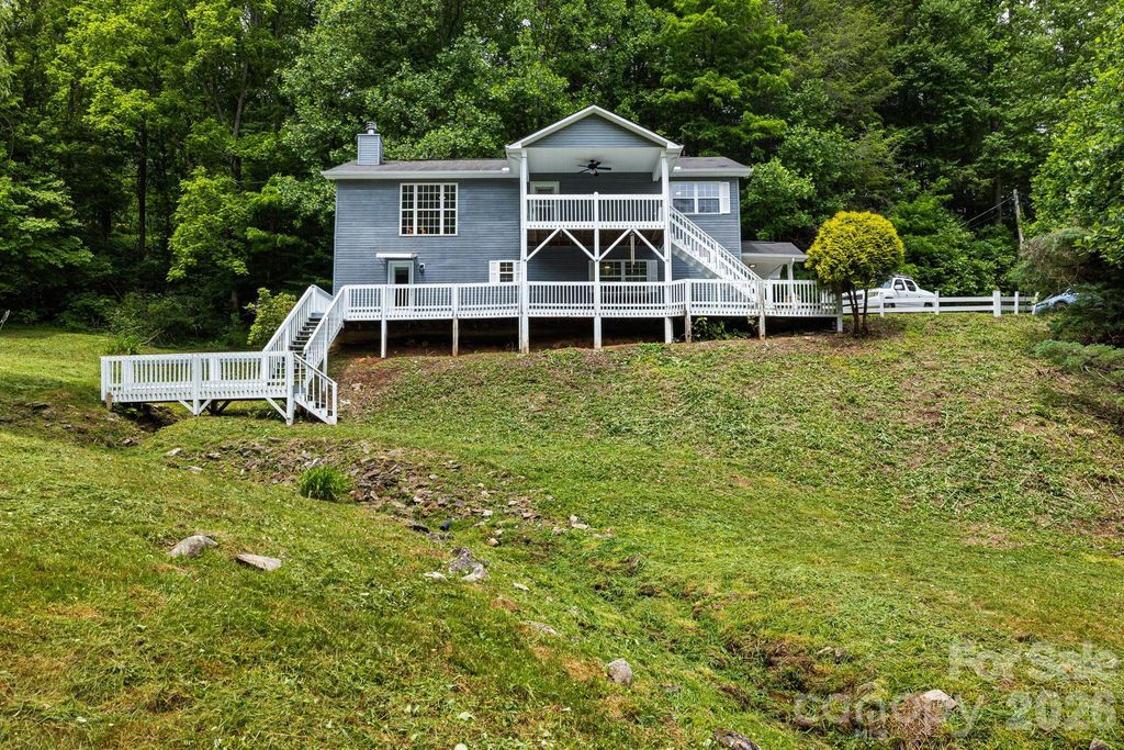 100 Woven Cloud Lane, Waynesville, NC 28785