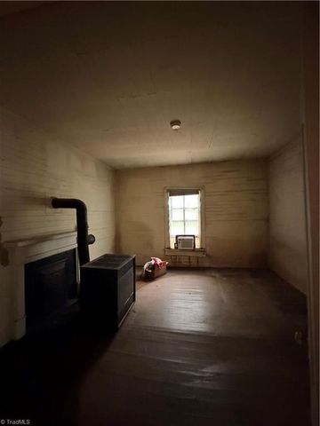 1611 Meadow Road, Eden, NC 27288