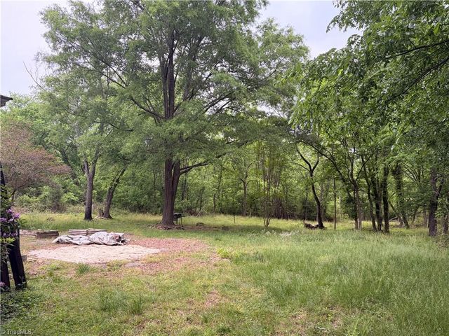 1611 Meadow Road, Eden, NC 27288