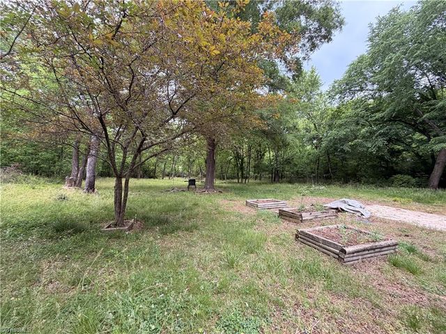 1611 Meadow Road, Eden, NC 27288