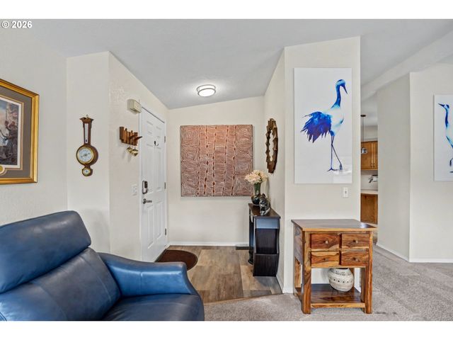 2120 ROBINS Ln 170, Salem, OR 97306