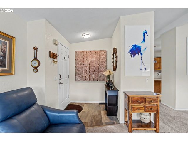 2120 ROBINS Ln 170, Salem, OR 97306