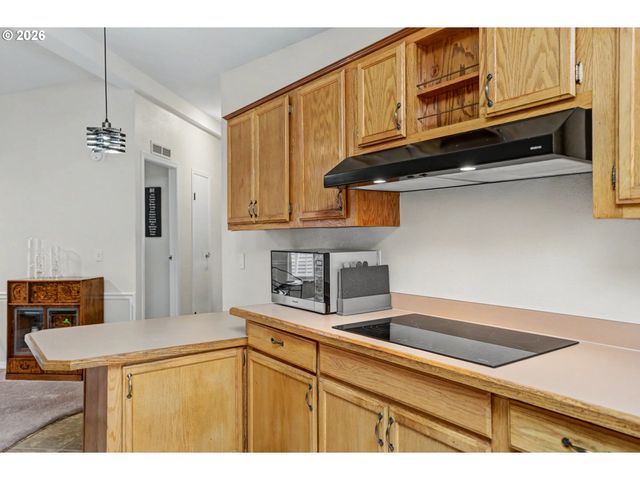 2120 ROBINS Ln 170, Salem, OR 97306