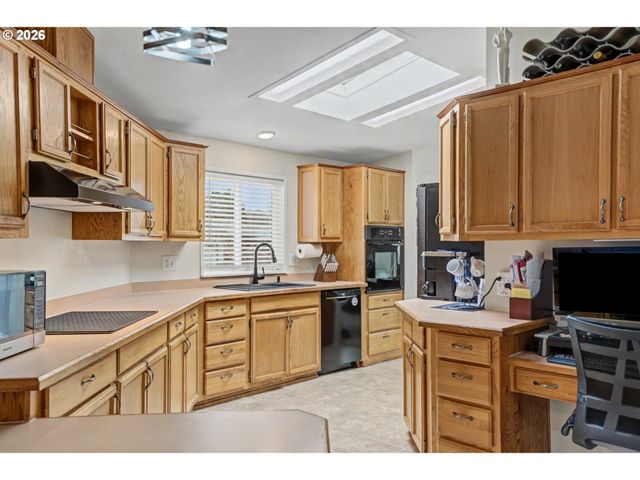 2120 ROBINS Ln 170, Salem, OR 97306