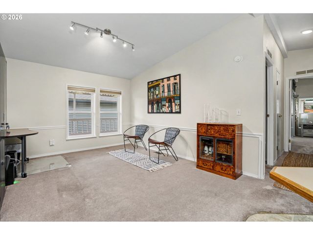 2120 ROBINS Ln 170, Salem, OR 97306