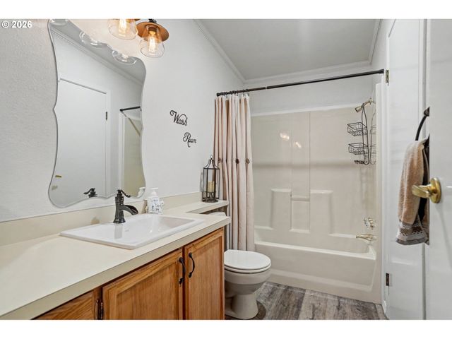 2120 ROBINS Ln 170, Salem, OR 97306