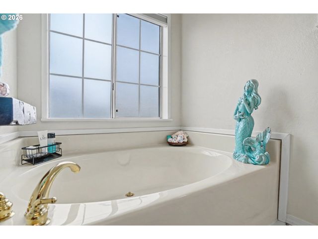 2120 ROBINS Ln 170, Salem, OR 97306