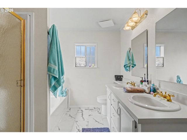 2120 ROBINS Ln 170, Salem, OR 97306