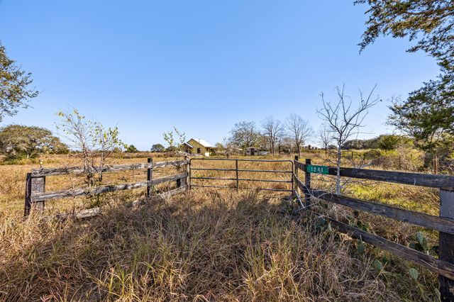 1187 & 1201 Ramsey Road, Alleyton, TX 78935