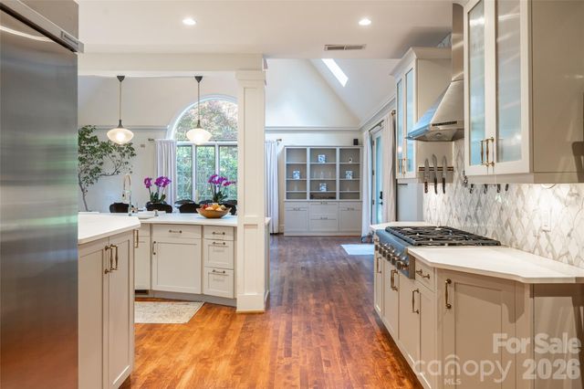 334 Vanderbilt Road, Biltmore Forest, NC 28803