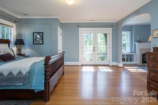 334 Vanderbilt Road, Biltmore Forest, NC 28803