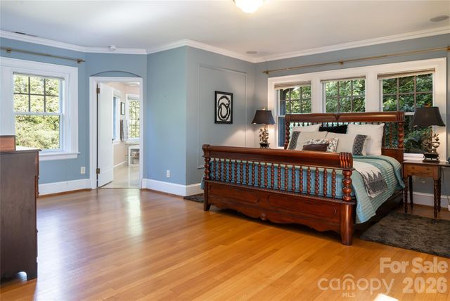 334 Vanderbilt Road, Biltmore Forest, NC 28803