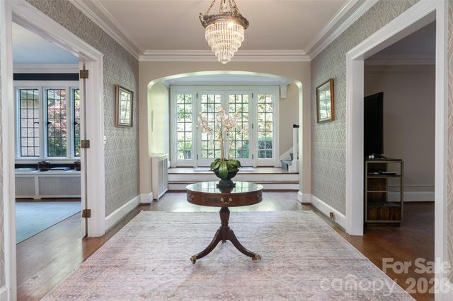 334 Vanderbilt Road, Biltmore Forest, NC 28803