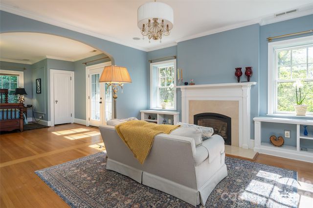 334 Vanderbilt Road, Biltmore Forest, NC 28803