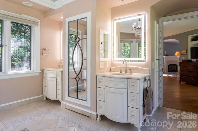 334 Vanderbilt Road, Biltmore Forest, NC 28803