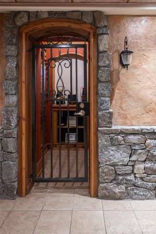 334 Vanderbilt Road, Biltmore Forest, NC 28803
