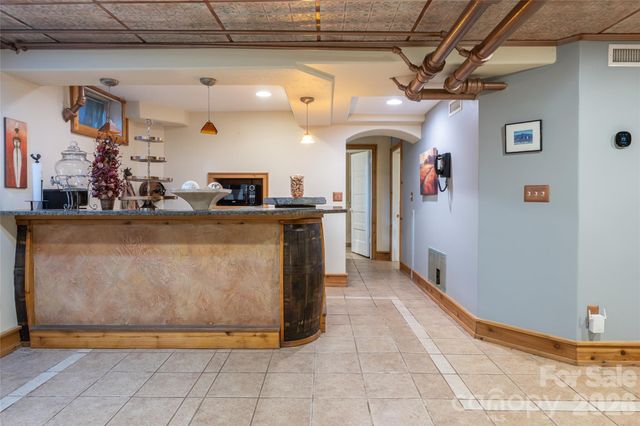 334 Vanderbilt Road, Biltmore Forest, NC 28803