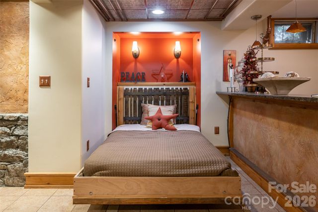 334 Vanderbilt Road, Biltmore Forest, NC 28803