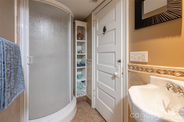 334 Vanderbilt Road, Biltmore Forest, NC 28803