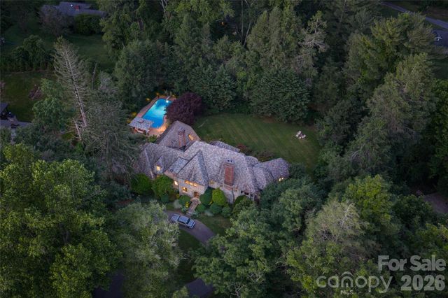 334 Vanderbilt Road, Biltmore Forest, NC 28803