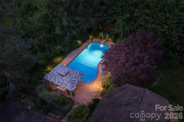 334 Vanderbilt Road, Biltmore Forest, NC 28803