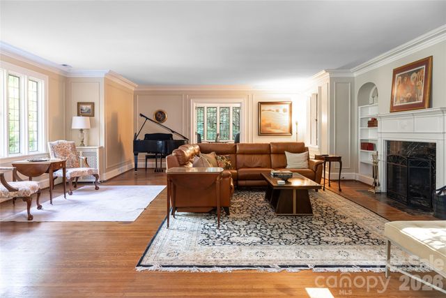 334 Vanderbilt Road, Biltmore Forest, NC 28803
