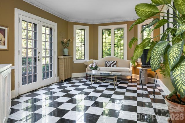 334 Vanderbilt Road, Biltmore Forest, NC 28803