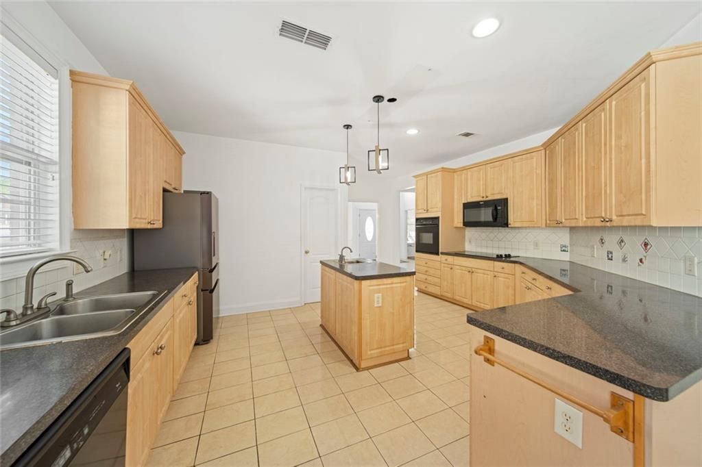 Image 14 of property listing at 241 Kirkland Drive, Lawrenceville, GA 30044