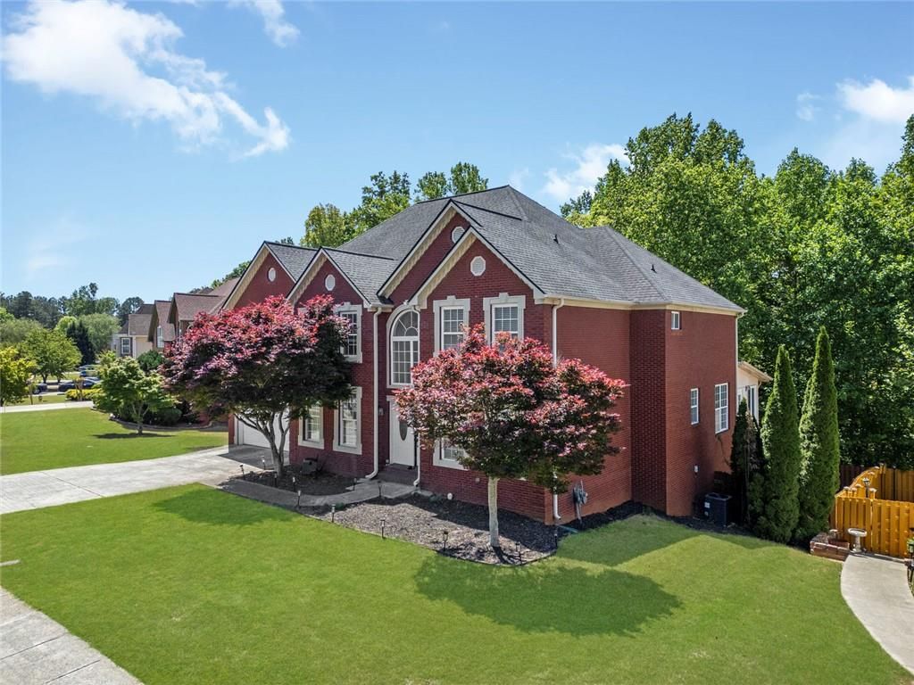 Image 2 of property listing at 241 Kirkland Drive, Lawrenceville, GA 30044