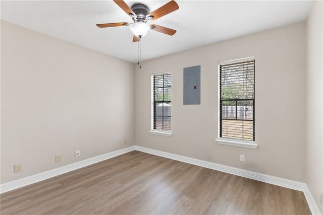 2405 Woodbend Drive, Bryan, TX 77803