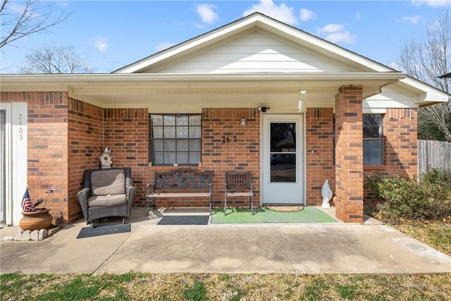 2405 Woodbend Drive, Bryan, TX 77803