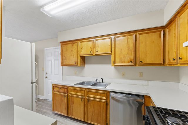 2405 Woodbend Drive, Bryan, TX 77803