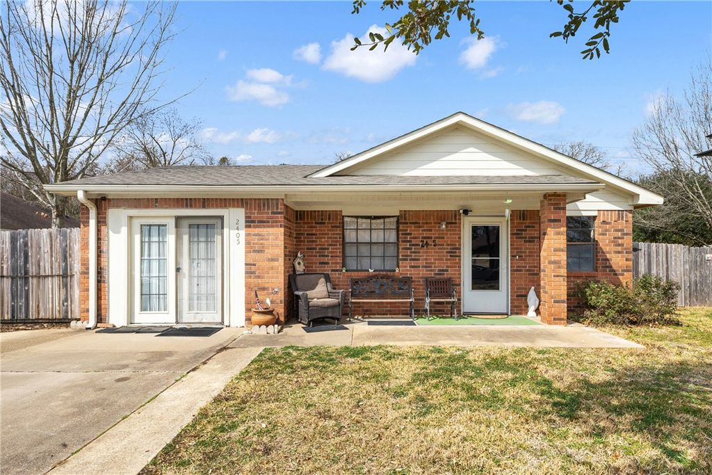 2405 Woodbend Drive, Bryan, TX 77803
