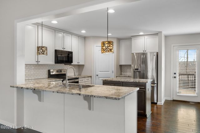 4000 Emerald Spring Pl, Louisville, KY 40245