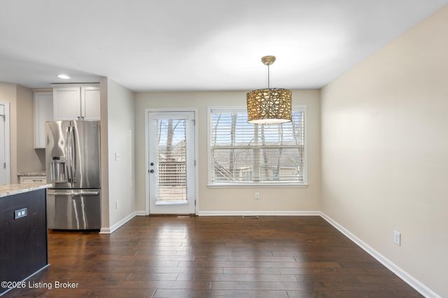 4000 Emerald Spring Pl, Louisville, KY 40245