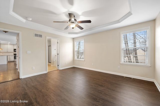 4000 Emerald Spring Pl, Louisville, KY 40245