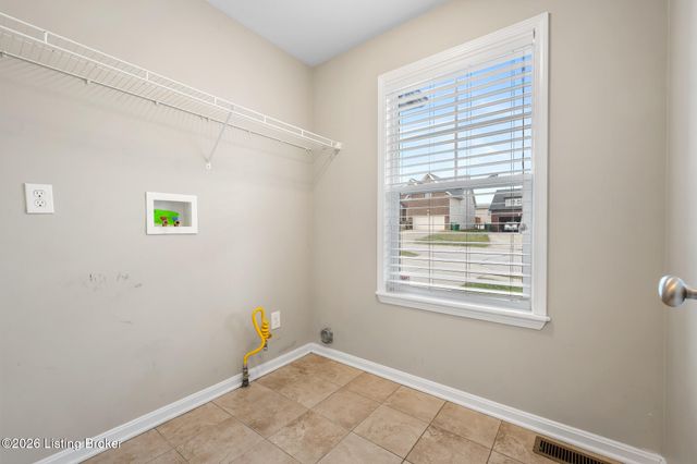 4000 Emerald Spring Pl, Louisville, KY 40245