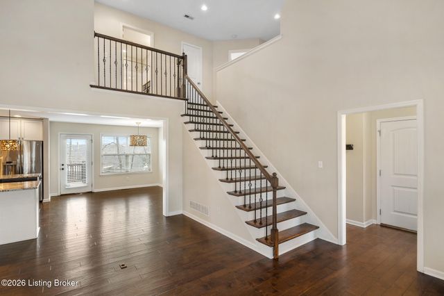 4000 Emerald Spring Pl, Louisville, KY 40245