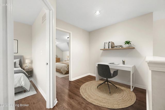 4000 Emerald Spring Pl, Louisville, KY 40245