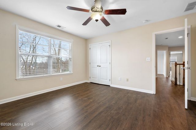 4000 Emerald Spring Pl, Louisville, KY 40245