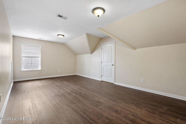 4000 Emerald Spring Pl, Louisville, KY 40245