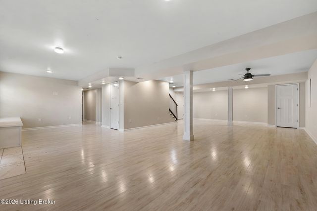 4000 Emerald Spring Pl, Louisville, KY 40245