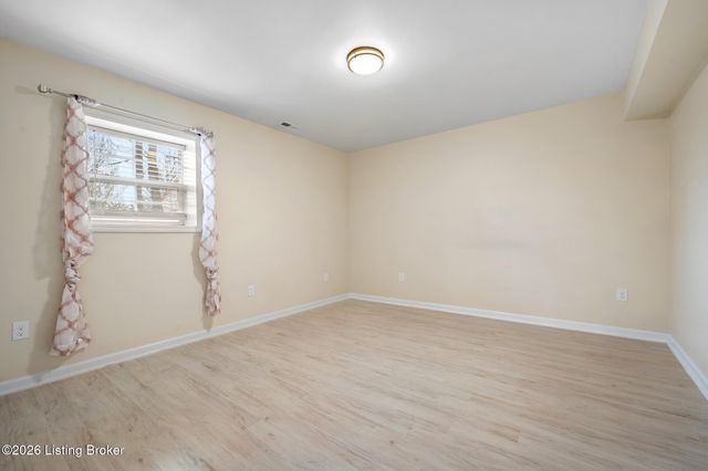 4000 Emerald Spring Pl, Louisville, KY 40245