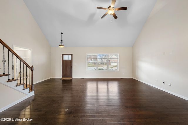 4000 Emerald Spring Pl, Louisville, KY 40245