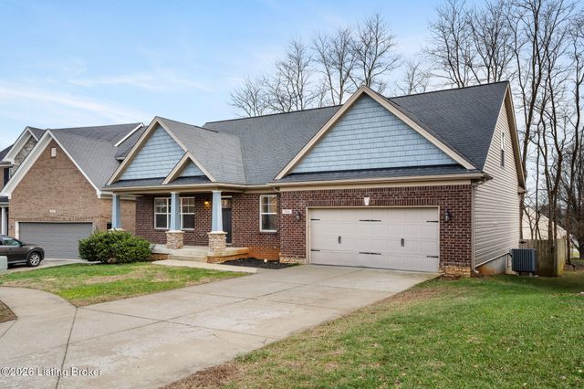 4000 Emerald Spring Pl, Louisville, KY 40245